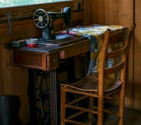 Sewing Table - Superlabelstore