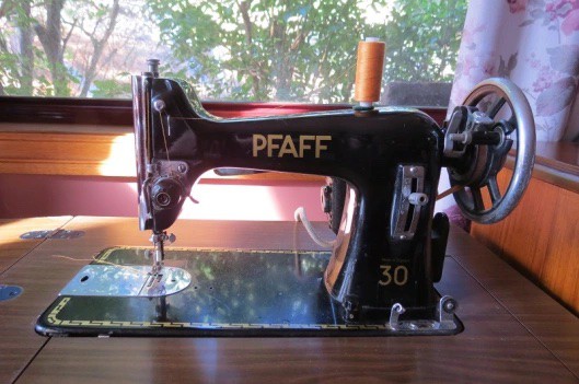 Pfaff home sewing machine